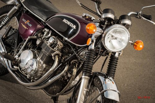 【ホンダドリームCB500FOUR（1971）回顧試乗】渋く速い大人の4気筒を味わう