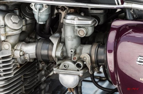 【ホンダドリームCB500FOUR（1971）回顧試乗】渋く速い大人の4気筒を味わう