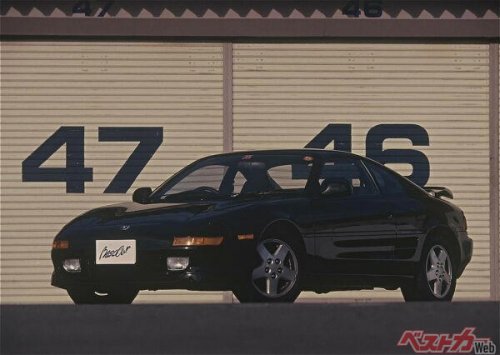 走らせられるのはオジサンだけ? 運転が難しかったあの頃のクセ強クルマ4選!