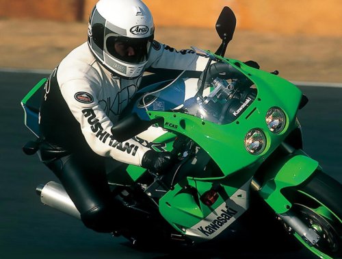 カワサキ「ZXR400（ZX400H）」（1989年）｜活き活きと回るエンジンにハードな足まわりを組み合わせレプリカ度を高めて登場