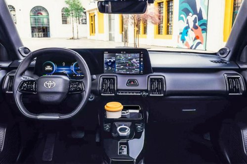 「ミニ・ランドクルーザーの雰囲気」小型なのに頼もしいトヨタSUVが海外で注目