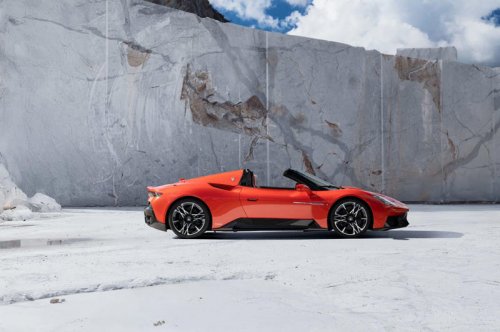 外車オープンカーおすすめ21選。2人乗り・4人乗りの高級オープンカーを紹介