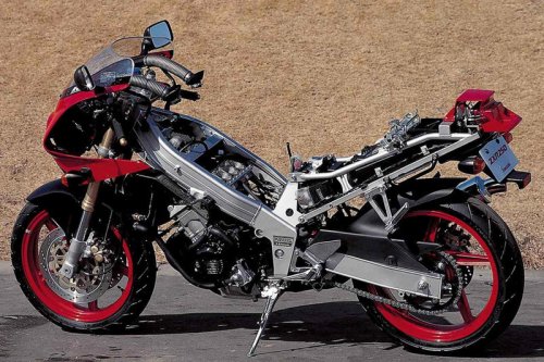 カワサキ「ZXR250（ZX250A）」（1989年）｜レプリカ分野の遅れを帳消しにするべく先進的かつ意欲的な技術をフル搭載