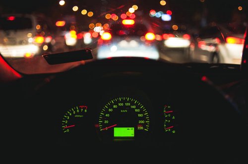 「燃費が垂れ流し」AT車、何気ないギア操作で効率が落ちる