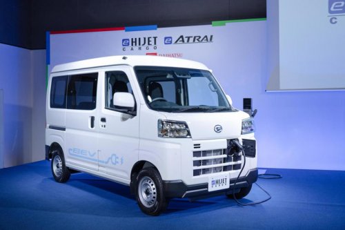 ダイハツ初の量産EV、乗用の「e-アトレー」と商用の「e-ハイゼット カーゴ」を発売。航続距離の長さに強み