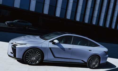 「電動化で拡張されたES」レクサスが2026年春に投入する新型セダン