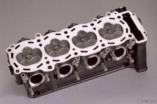 ヤマハ「FZ750」が世界初 1気筒あたり「5バルブ」は何がスゴい? なぜ現行モデルでは採用されなくなった?