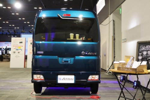 元は取れる? ダイハツ初の量産電気自動車について気になることを聞いてきた