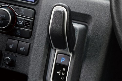 元は取れる? ダイハツ初の量産電気自動車について気になることを聞いてきた