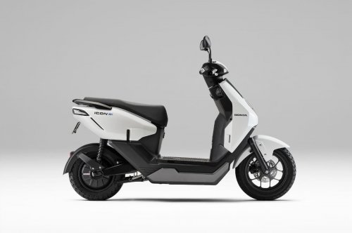 ホンダ、22万円の電動スクーター 走行距離1.5倍