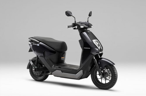 ホンダ、22万円の電動スクーター 走行距離1.5倍