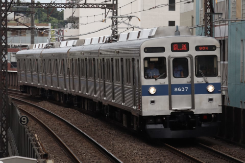 リバイバルがアツい いぶし銀! 関東に残る「コルゲート車体」の車両まとめ