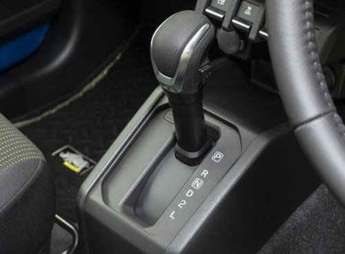 「B」はバックじゃないぞ! AT車シフトの現在地をおさらい!