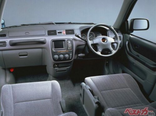 新型の半額だったんかい!初代CR-Vはなにが画期的だった?