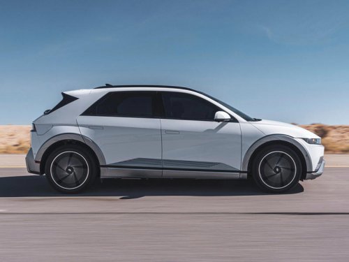 「カクカクした車」が再評価されている。その理由と旧車・現行車を紹介