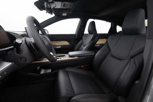 注目の新世代レクサスESのフライング受注がすでに始まっているのか、レクサスディーラーにこっそり訪ねた結果