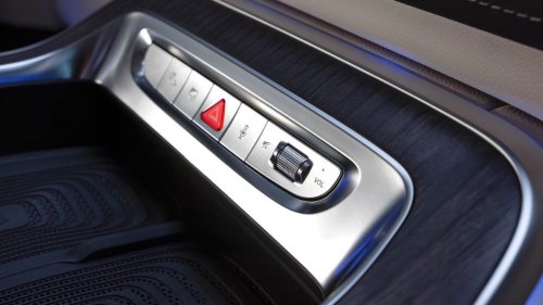 Inside the 2028 Mercedes-Benz VLE-Class: A luxurious, tech-centric interior (photos)