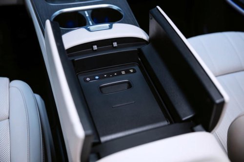 Inside the 2028 Mercedes-Benz VLE-Class: A luxurious, tech-centric interior (photos)