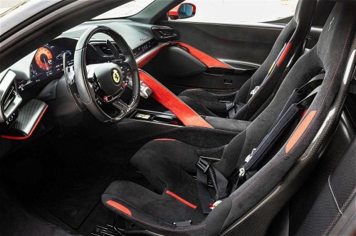 フェラーリ新型「849テスタロッサ」のポジション