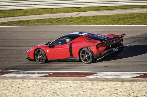 フェラーリ新型「849テスタロッサ」のポジション