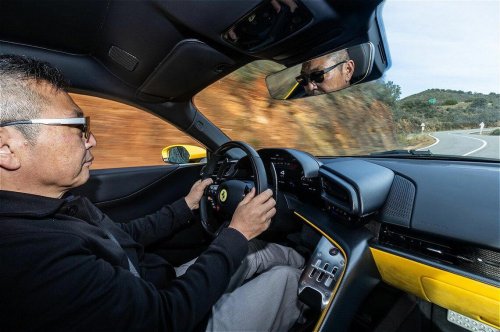 フェラーリ新型「849テスタロッサ」のポジション