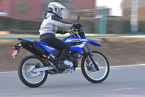 ヤマハ WR125Rは125ccの常識を超える?フルサイズ車体×VVAで街も林道も楽しい理由
