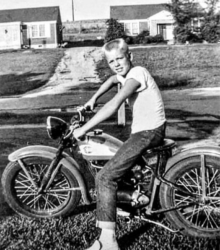 Retro Harley-Davidson pics of freedom to the max