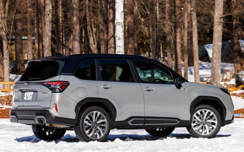 スバル「フォレスター」のターボとストロングハイブリッドを雪上で味わう