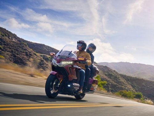 Harga Satu Honda Gold Wing Edisi Spesial 50 Tahun Setara Enam Toyota Calya