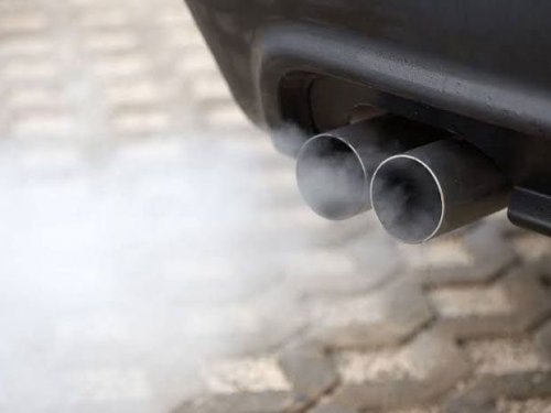 Penjelasan Kasus Orang Meninggal dalam Mobil yang Parkir Lama dengan AC Menyala