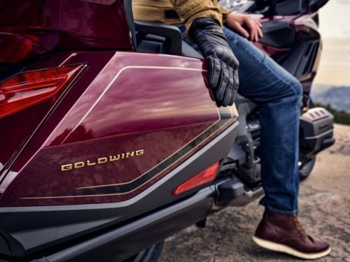 Harga Satu Honda Gold Wing Edisi Spesial 50 Tahun Setara Enam Toyota Calya