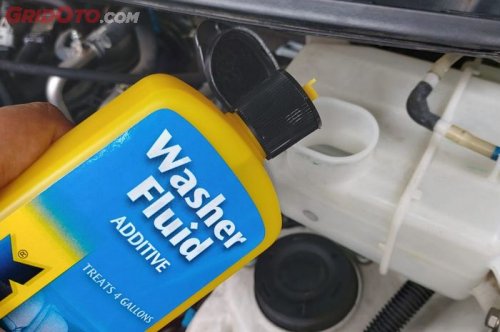 Air Wiper Mobil Bisa Mampat, Ini Bahaya dan Solusi Menanganinya