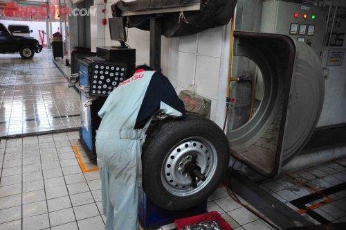 Ternyata Ini Manfaat Balancing Roda Berkala Bagi Kaki-kaki Mobil
