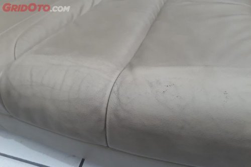 Kondisi Kabin Lembab Bikin Jok Mobil Berjamur, Simak Solusinya!