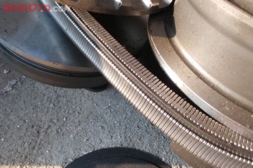 Perlu Tahu, Ini Penyebab Sabuk Baja Transmisi CVT Mobil Mudah Putus