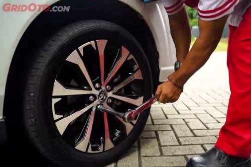 Mur Roda Mobil Bekas Susah Dibuka, Begini Trik Mudah Membukanya