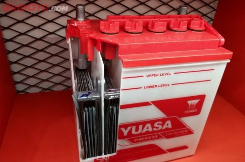 Ini Bahaya Air Aki yang Keluar Jika Terkena Bagian Logam di Mobil