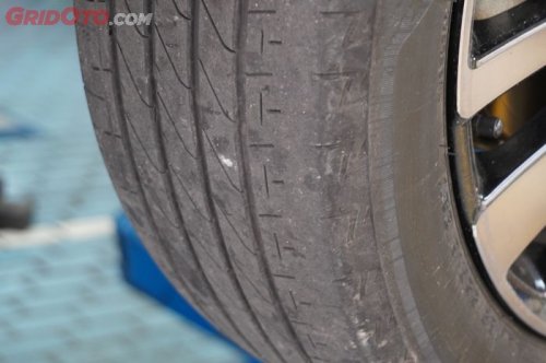 Pantas Saja Tapak Ban Mobil Botak Sebelah, Hal Sepele Ini Penyebabnya