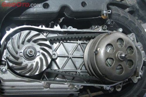Cara Simpel Menghilangkan Gredek di CVT Vespa Matic, Simak Triknya