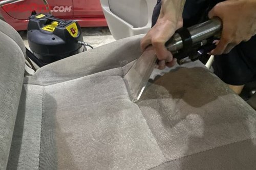 Inilah Beberapa Cairan Yang Tidak Boleh Terkena Kulit Jok Mobil Bahan Fabric