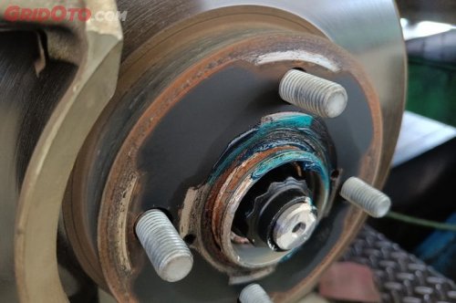 Selain Bunyi Kasar, Ini Tanda Kalau Bearing Roda Mobil Sudah Mulai Oblak