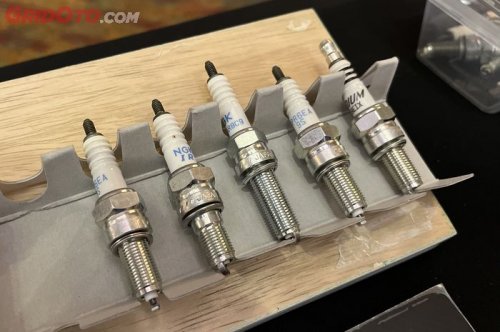 Kencangkan Busi Mobil Berlebihan Itu Enggak Baik, Ini Kata Pabrikan