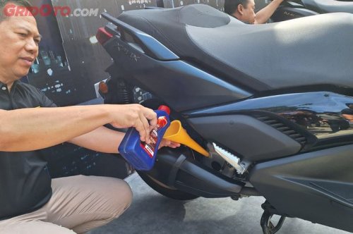 Inilah Yang Terjadi Bila Sering Telat Ganti Oli Mesin Motor Matic