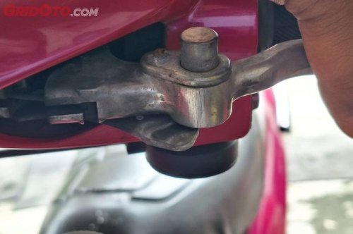 Biar Nggak Ribet, Yamaha Mio Bisa Pasang Parking Brake Lock Punya Adiknya