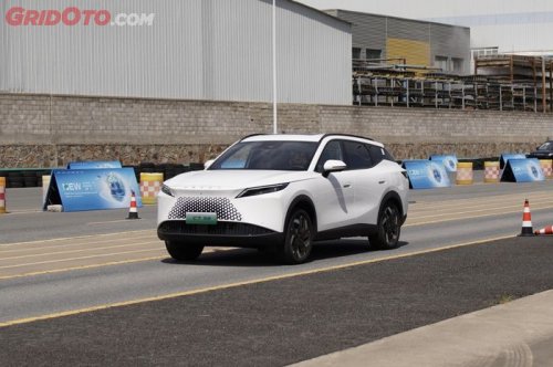 OMODA 7 SHS, Mobil Plug-in Hybrid Dengan Jarak Tempuh 1.400 Km