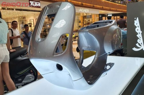 Punya Bentuk yang Unik, Ini Kelebihan Rangka Monokok Punya Vespa Matic