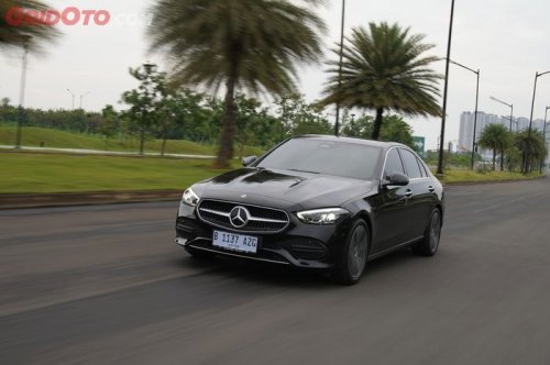 Ternyata Mercedes-Benz C200 Dan Suzuki Fronx Punya Kesamaan Ini