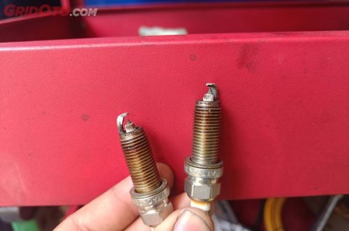 Busi Mobil Jarang di Cek Saat Servis Berkala, Ini Risikonya Sob