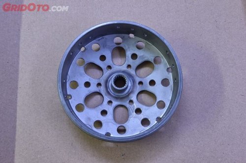 Kurangi Gredek, Begini Cara Melubangi Mangkok Kampas Ganda yang Benar