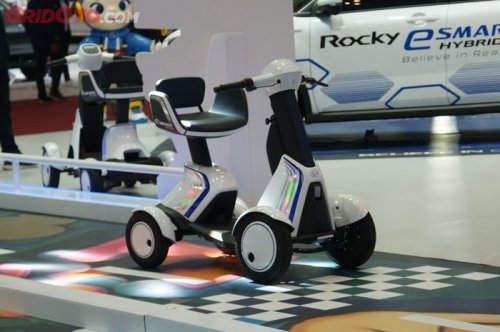 Masih Ingat Skuter Kecil Daihatsu Di GIIAS Ini? Kini Sudah Dijual Lho